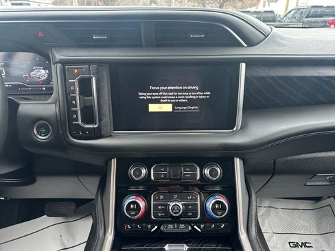 Used 2024 GMC Yukon Denali image 16