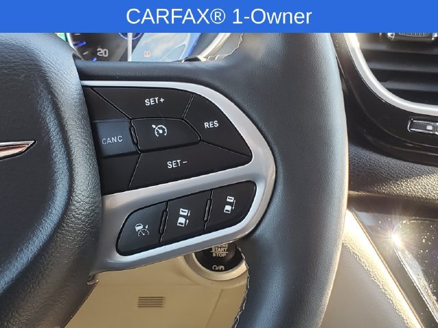 Used 2024 Chrysler Pacifica Touring-L FWD image 15
