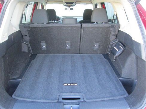 Used 2025 Nissan Rogue SV image 12