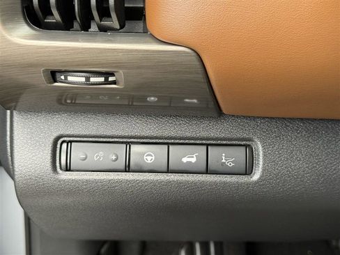 Used 2023 Nissan Pathfinder Platinum AWD/4WD image 50