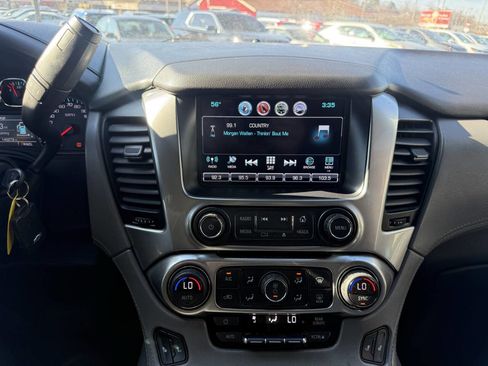 Used 2020 Chevrolet Suburban LT image 22