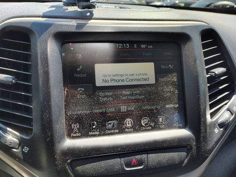 Used 2016 Jeep Cherokee Latitude w/ Cold Weather Group AWD/4WD image 13