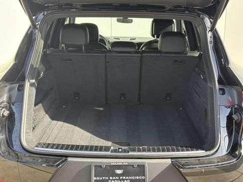 Used 2024 Porsche Cayenne image 9