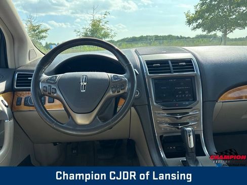 Used 2013 Lincoln MKX AWD image 2