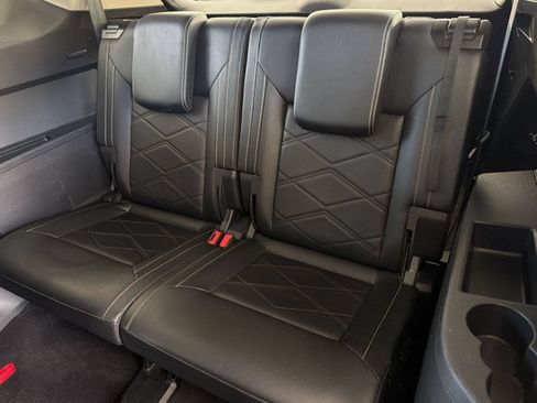 Used 2024 Volkswagen Atlas SE FWD image 32
