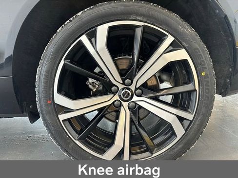 Used 2023 Volvo XC60 B5 Ultimate w/ Climate Package image 25