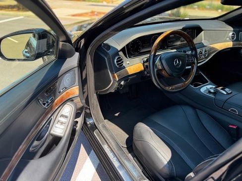 Used 2015 Mercedes-Benz S 550 Sedan image 29