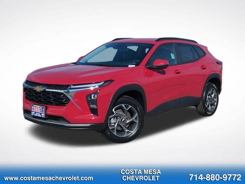 New 2026 Chevrolet Trax LT FWD image 1
