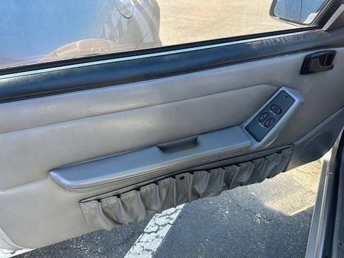 Used 1993 Ford Mustang LX RWD image 10