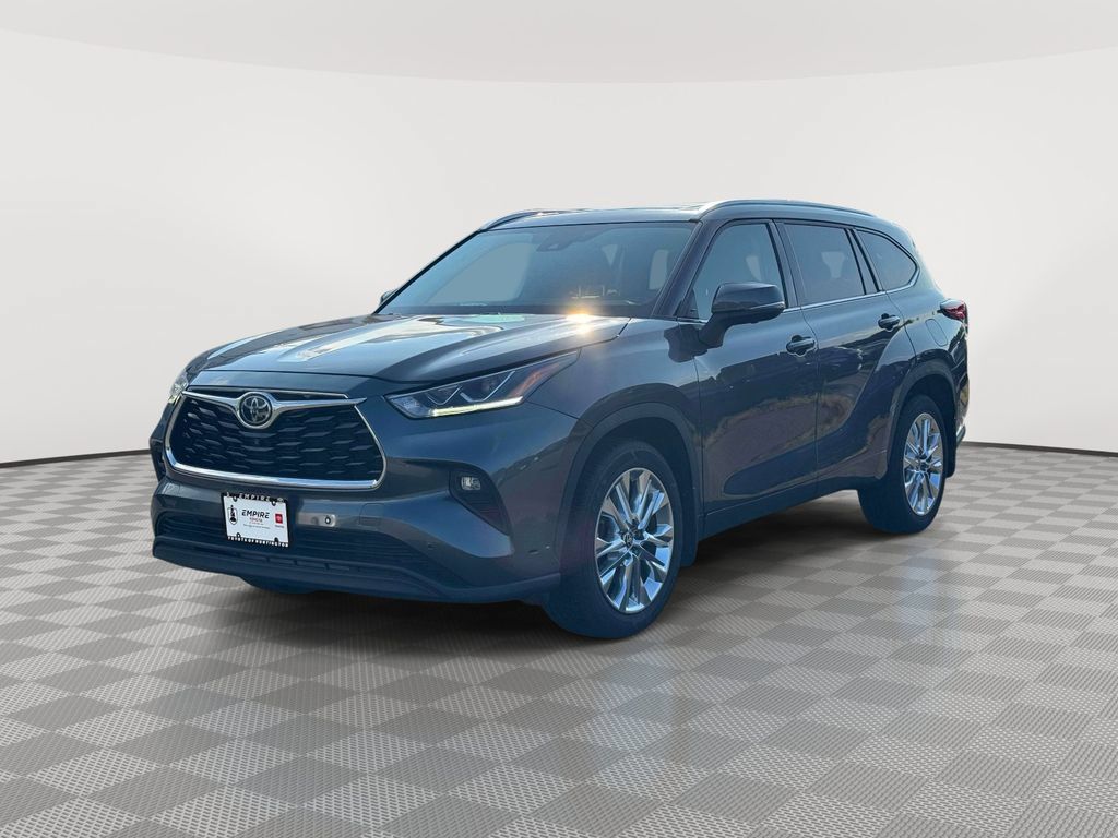 Used 2023 Toyota Highlander Limited AWD/4WD image 3