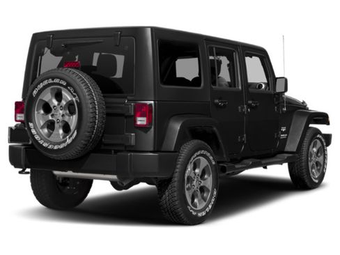 Used 2015 Jeep Wrangler Unlimited Sahara w/ Connectivity Group AWD/4WD image 2