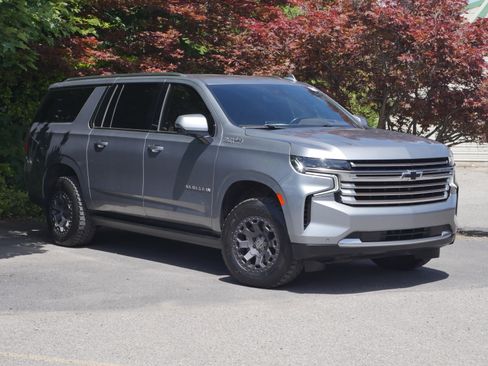 Used 2023 Chevrolet Suburban High Country w/ Max Trailering Package AWD/4WD image 35