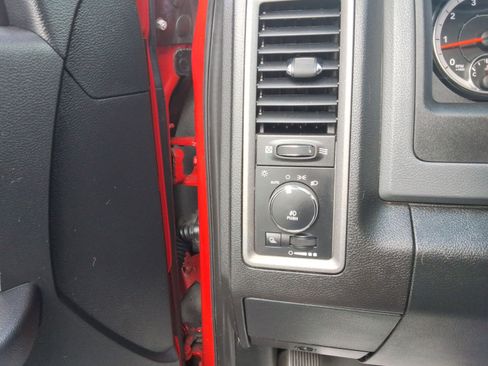 Used 2016 RAM 2500 Tradesman w/ Chrome Appearance Group image 20