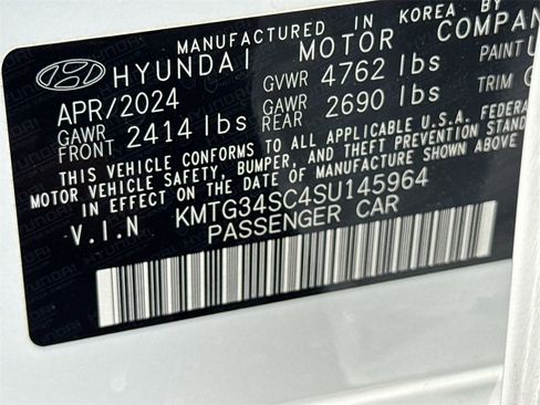 New 2025 Genesis G70 2.5T image 32