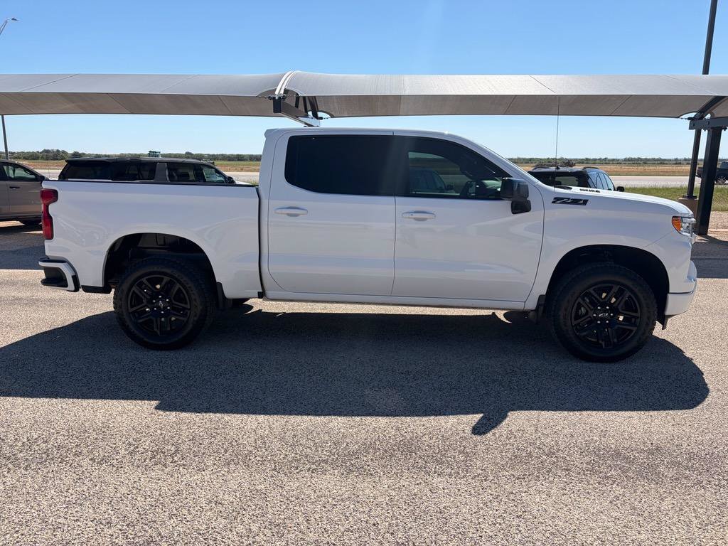 Used 2024 Chevrolet Silverado 1500 RST w/ Z71 Off-Road Package AWD/4WD image 4