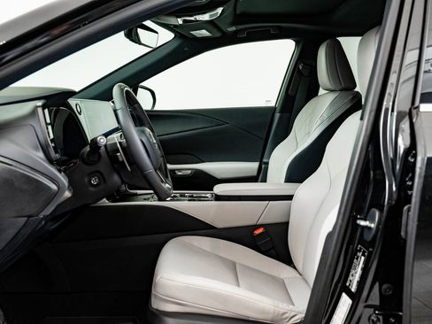 Certified 2023 Lexus RX 350h w/ Cold Area Package image 23