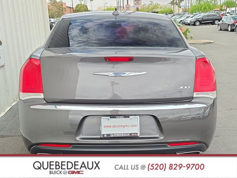 Used 2017 Chrysler 300 Limited image 6