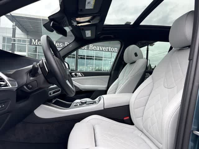 Used 2025 BMW X5 xDrive40i w/ Premium Package AWD/4WD image 13