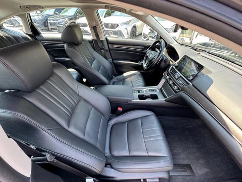 Used 2022 Honda Accord Touring image 37