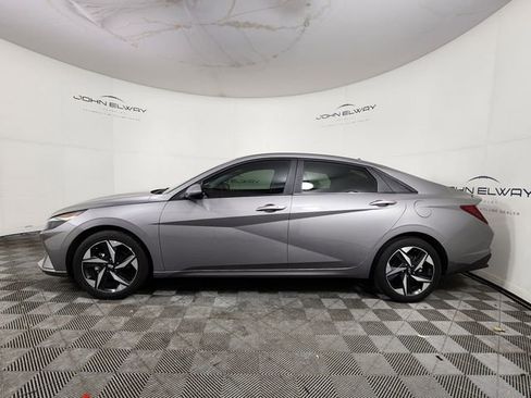 Used 2023 Hyundai Elantra SEL w/ Convenience Package FWD image 4