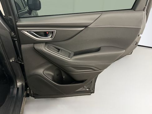 Used 2024 Subaru Forester Premium AWD/4WD image 32