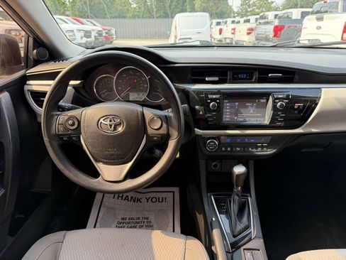 Used 2016 Toyota Corolla LE FWD image 23