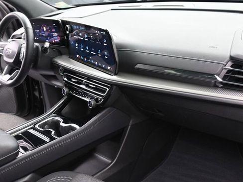 Used 2024 Chevrolet Traverse LS w/ Midnight/Sport Edition image 30