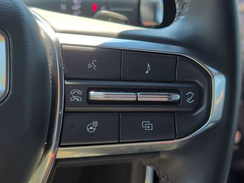 Used 2025 GMC Yukon Denali AWD/4WD image 13