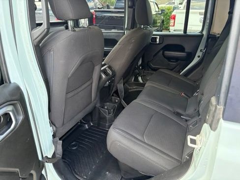 Used 2023 Jeep Gladiator Sport AWD/4WD image 33