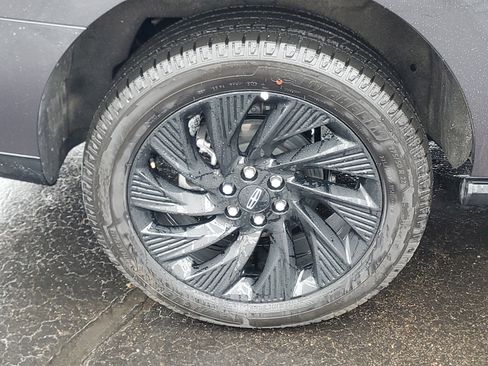 New 2025 Lincoln Navigator Reserve w/ Jet Appearance Package image 5