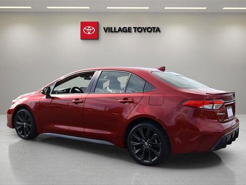 Certified 2023 Toyota Corolla SE image 3