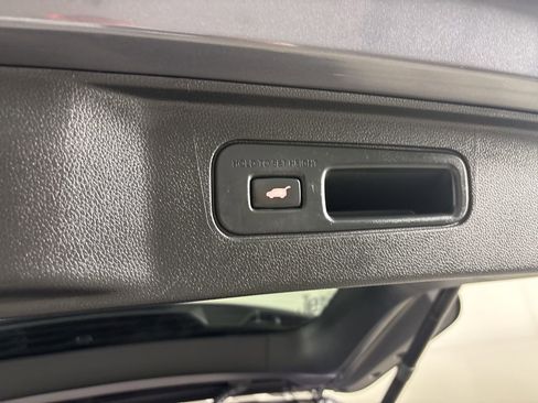 Used 2024 Honda Pilot Touring image 26