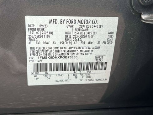 Used 2023 Ford Explorer XLT w/ Equipment Group 202A AWD/4WD image 22
