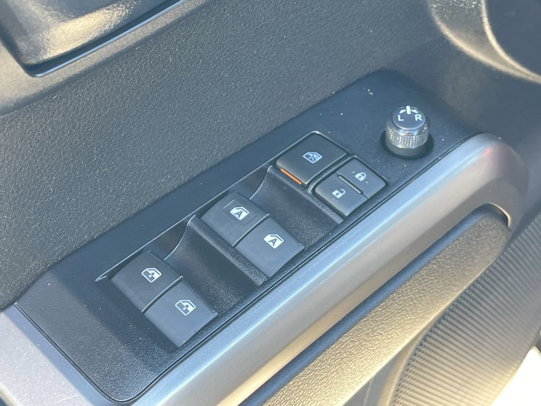 Certified 2023 Toyota Tacoma SR5 AWD/4WD image 21