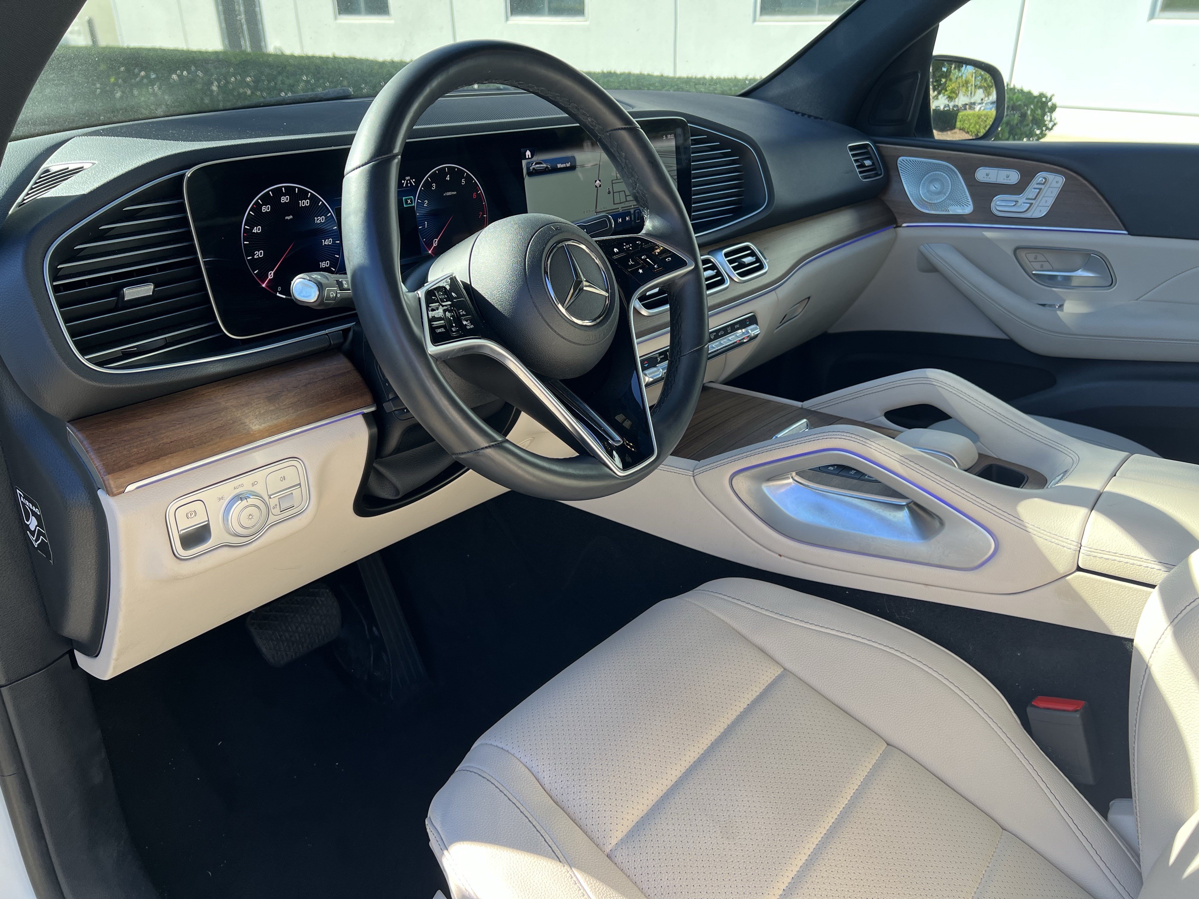 Used 2025 Mercedes-Benz GLE 450 4MATIC w/ AMG Line Exterior image 17
