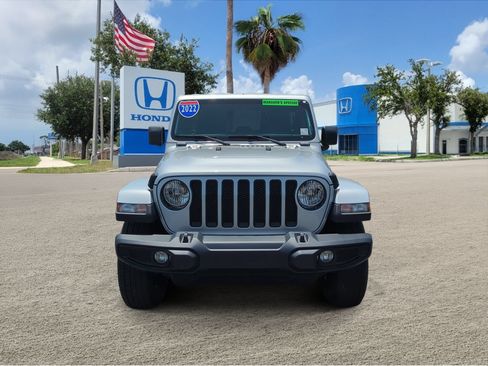 Used 2022 Jeep Wrangler Unlimited Sahara AWD/4WD image 2