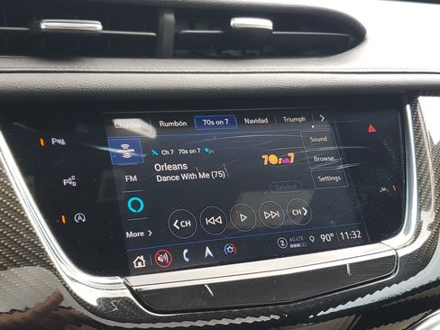 Used 2024 Cadillac XT6 Sport w/ Technology Package AWD/4WD image 30