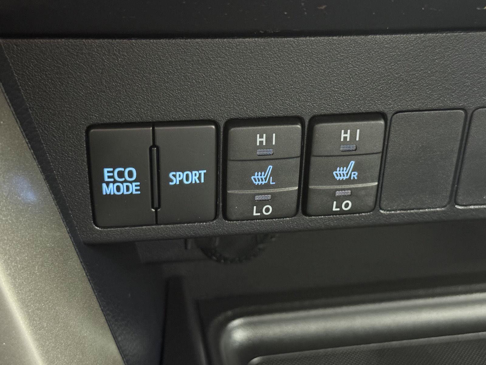 Used 2014 Toyota RAV4 Limited w/ Technology Package AWD/4WD image 22