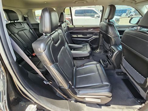 Used 2023 Jeep Grand Cherokee L Limited w/ Luxury Tech Group II AWD/4WD image 31