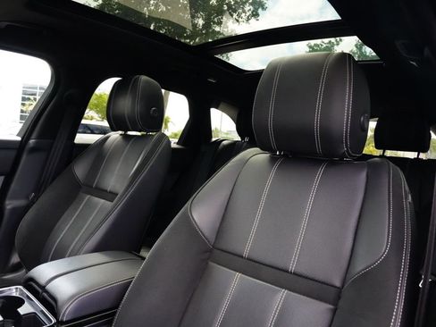 Used 2020 Land Rover Range Rover Velar R-Dynamic S image 17