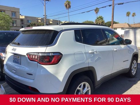 Used 2025 Jeep Compass Latitude w/ Sun & Sound Group AWD/4WD image 4