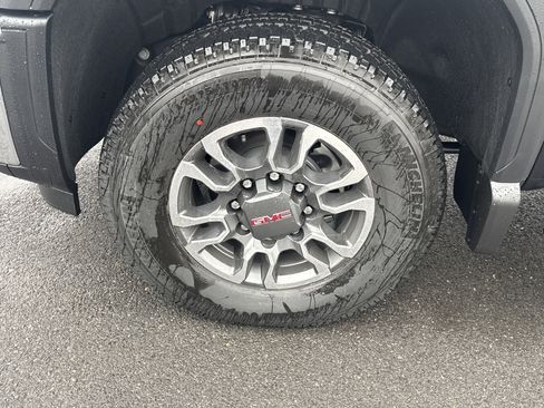 New 2026 GMC Sierra 2500 SLT w/ SLT Premium Package image 10