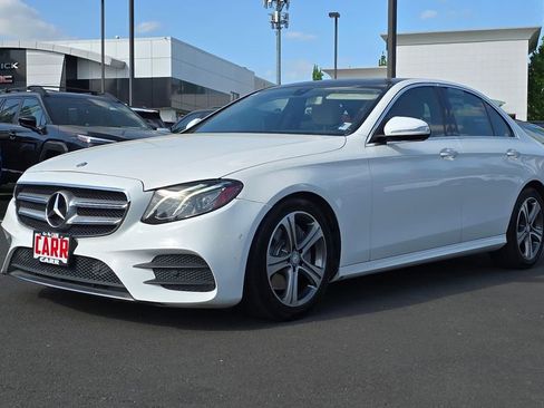 Used 2017 Mercedes-Benz E 300 4MATIC image 7