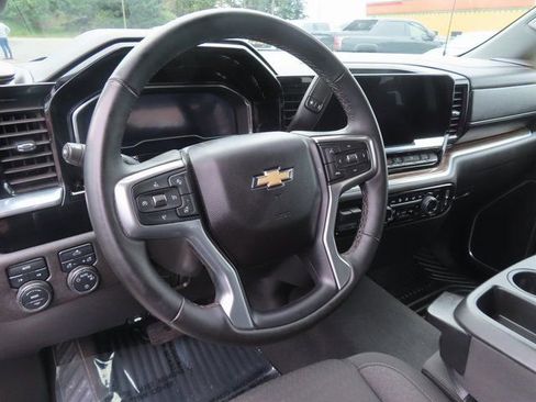Used 2025 Chevrolet Silverado 1500 LT image 14
