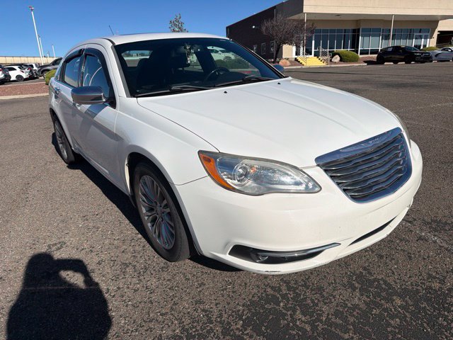 Used 2011 Chrysler 200 Limited FWD image 3