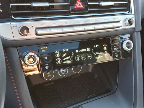 Used 2025 Genesis G70 2.5T w/ Sport Prestige Package image 23