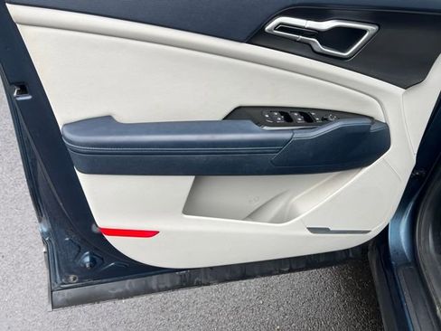 Used 2023 Kia Sportage EX w/ EX Premium Package image 11