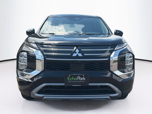 Used 2025 Mitsubishi Outlander SE AWD/4WD image 2