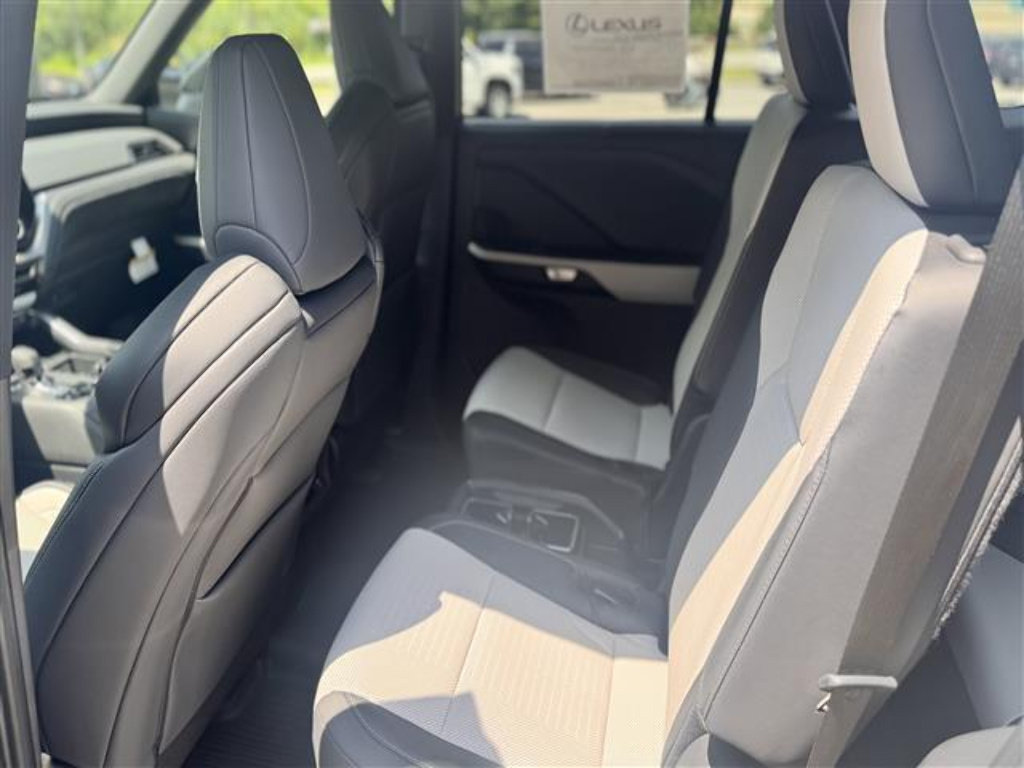New 2025 Lexus TX 500h AWD w/ Technology Package image 10