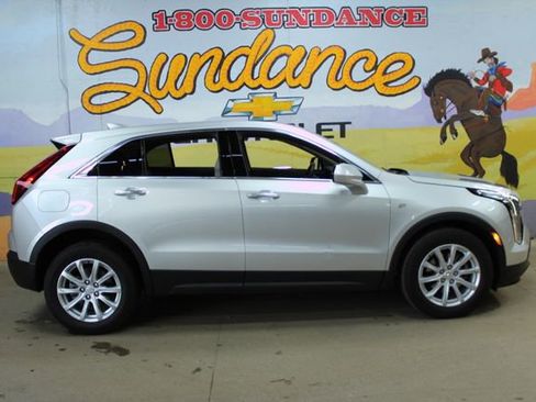 Used 2022 Cadillac XT4 Luxury w/ Driver Awareness Package AWD/4WD image 1